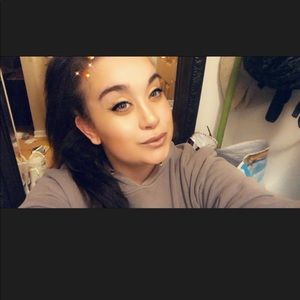 Meet your Posher, Victoria